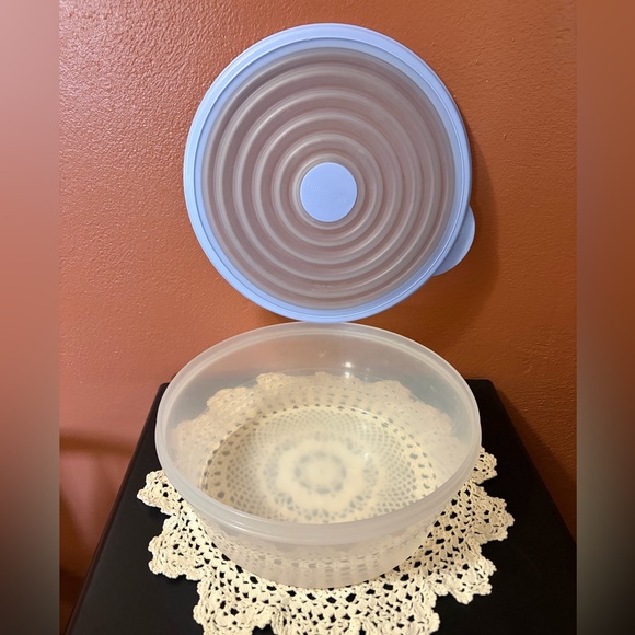 Tupperware Stuffables Container - Picture 3 of 4